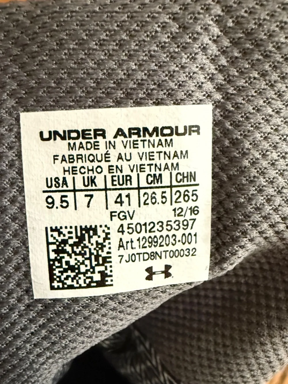 Under Armour Women’s Hiking Boots Waterproof Black Size 9.5